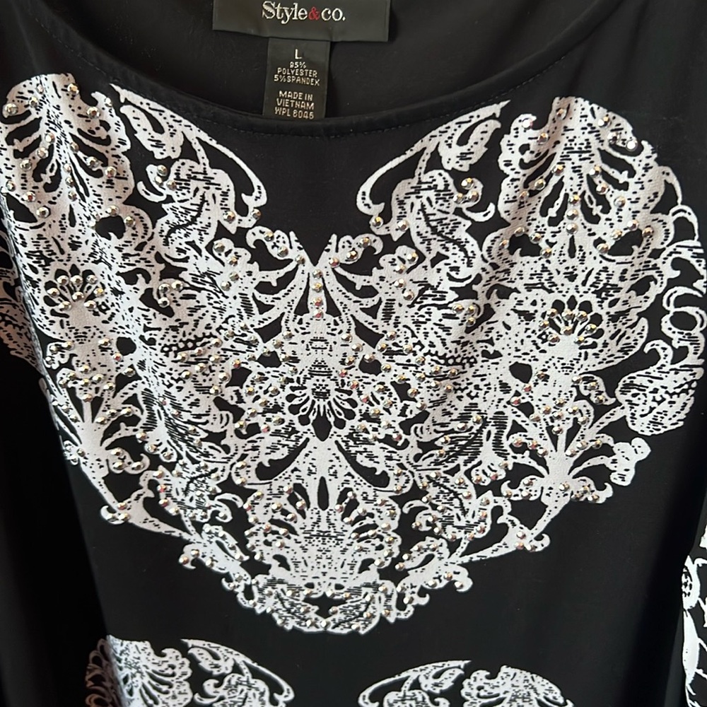 Macy’s-Lady’s 3 Hearts Top